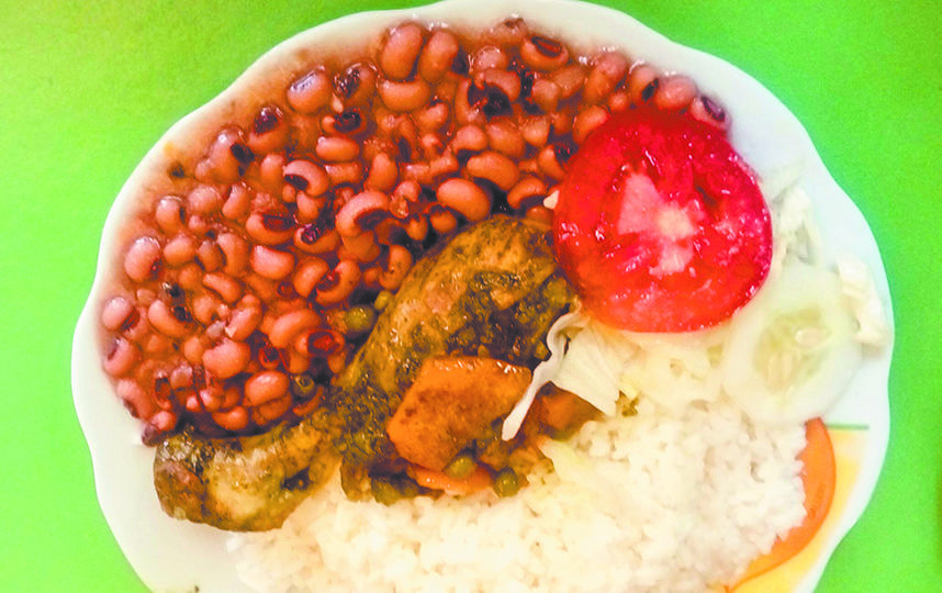 Тушеная курица с фасолью. Фото "Metro"