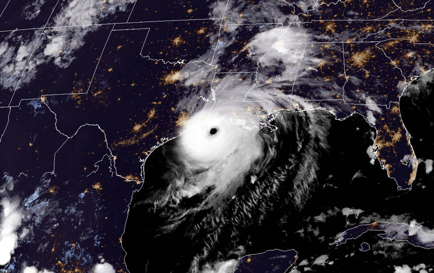 Мощный ураган "Лаура" обрушился на Луизиану