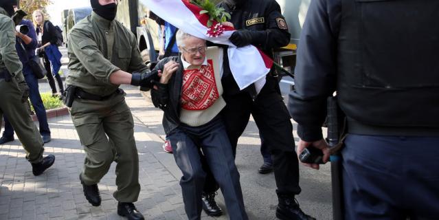 73-летняя активистка Нина Багинская.