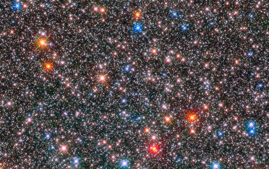 NASA показало впечатляющее фото скопления звёзд в центре Млечного Пути