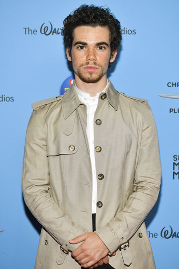 Кэмерон Бойс.