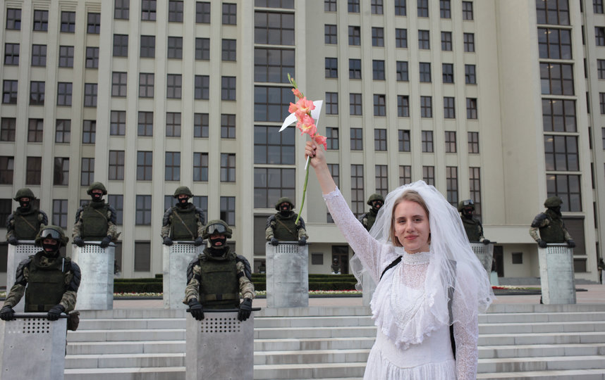В Белоруссии несколько дней продолжаются протесты. Митингующие не согласны с результатами президентских выборов. Фото AFP