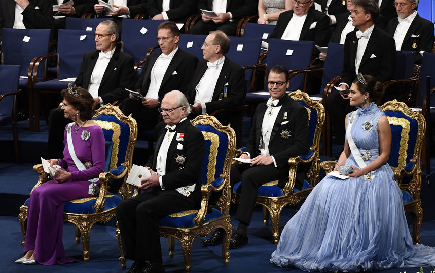 Королева Швеции Сильвия, король Карл XVI Густав, наследная принцесса Виктория, принц Даниэль. Фото AFP