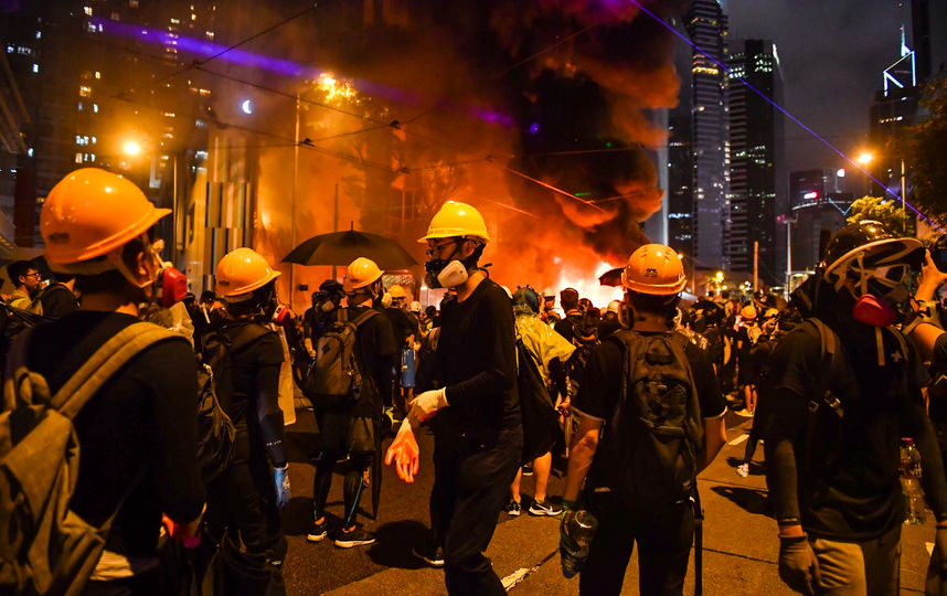 Протесты в Гонконге продолжаются уже 13-ю неделю подряд. Фото AFP