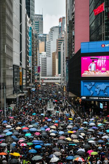 Протесты в Гонконге продолжаются уже 13-ю неделю подряд. Фото AFP