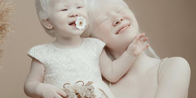 Асель и Камилла.