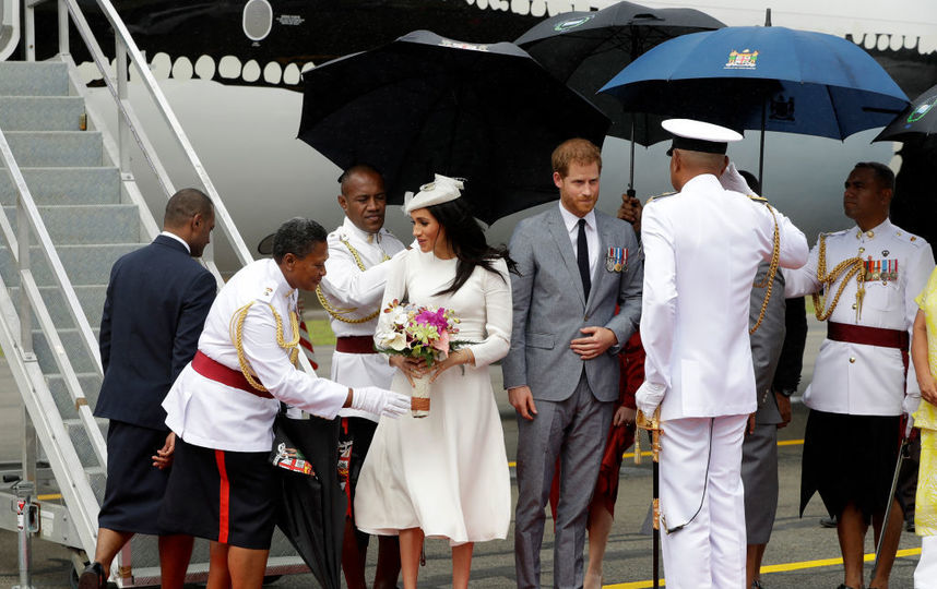 Меган Маркл и принц Гарри прилетели на Фиджи. Фото Getty