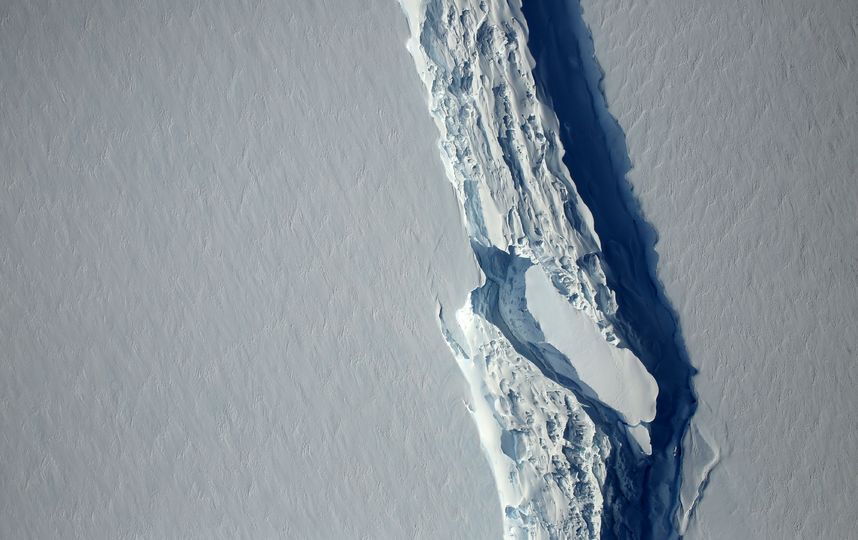 Гигантский айсберг откололся от Антарктиды. Фото AFP