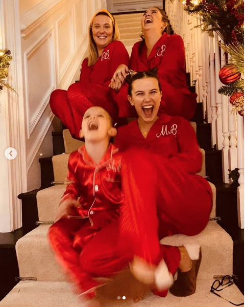 Милли Бобби Браун отмечала праздник с родными. Фото скриншот instagram.com/milliebobbybrown/?hl=ru