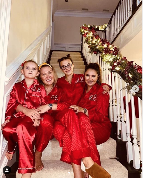 Милли Бобби Браун отмечала праздник с родными. Фото скриншот instagram.com/milliebobbybrown/?hl=ru