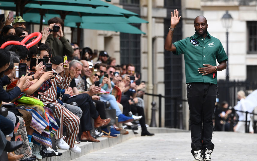 Показ Louis Vuitton в Париже. Фото AFP