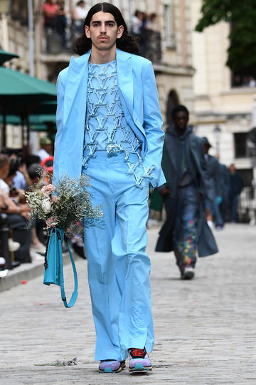 Показ Louis Vuitton в Париже. Фото AFP