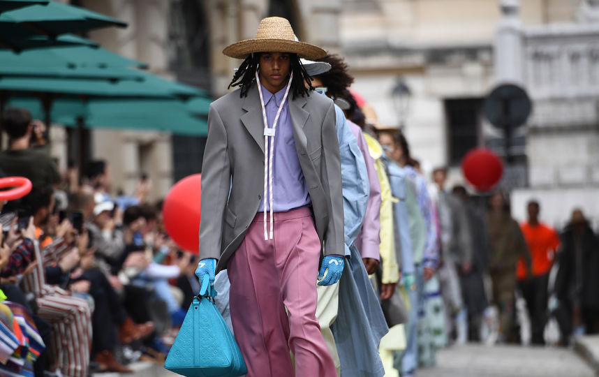 Показ Louis Vuitton в Париже. Фото AFP