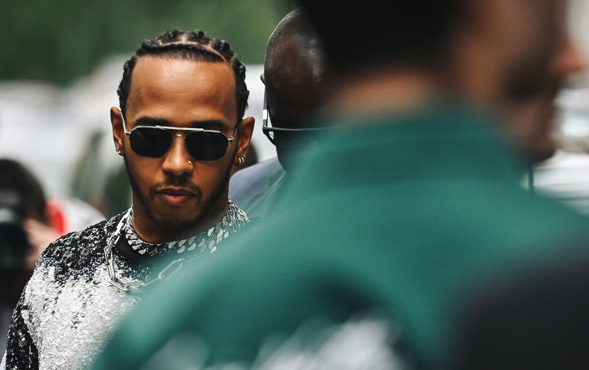 британский автогонщик Льюис Хэмилтон. Фото AFP