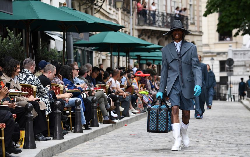 Показ Louis Vuitton в Париже. Фото AFP