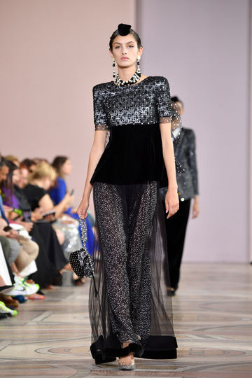 Показ Armani. Фото Getty