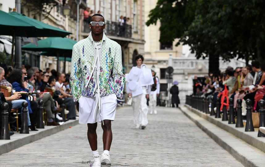 Показ Louis Vuitton в Париже. Фото AFP