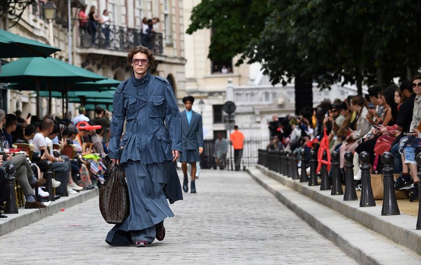 Показ Louis Vuitton в Париже. Фото AFP