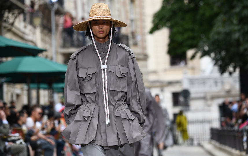 Показ Louis Vuitton в Париже. Фото AFP