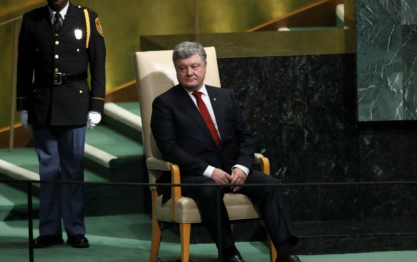 Порошенко потребовал от журналистки раздеться