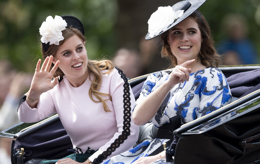 Принцесса Евгения (справа) и её сестра принцесса Беатрис (слева). Фото Getty