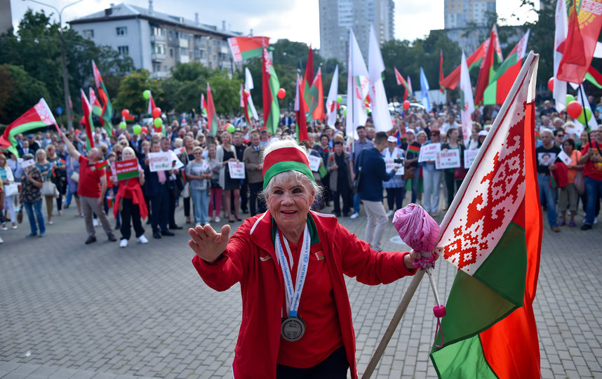 В Минске также проходят митинги в поддержку Лукашенко. Фото AFP