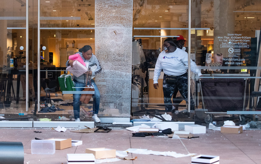 Мародёрство в Лос-Анджелесе. Фото AFP