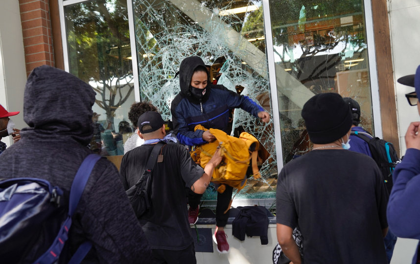 Мародёрство в Лос-Анджелесе. Фото AFP