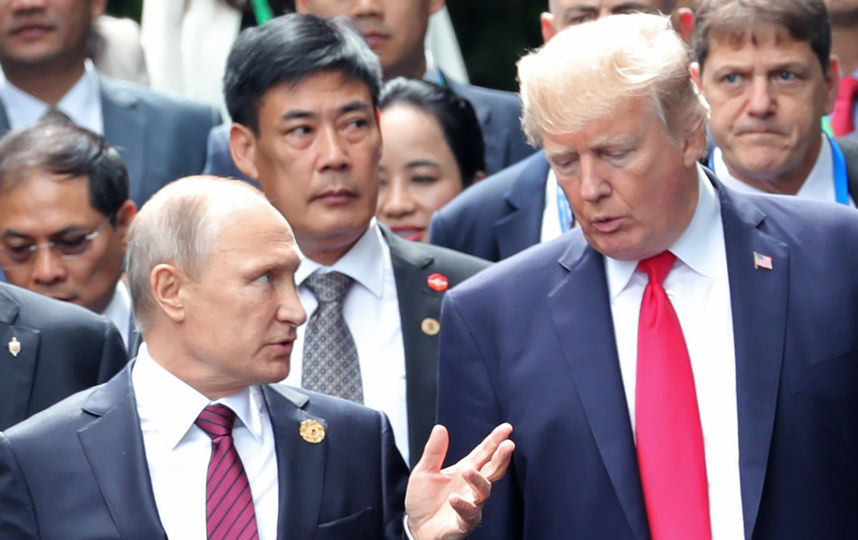 Путин и Трамп пообщались на саммите АТЭС во Вьетнаме. Фото AFP