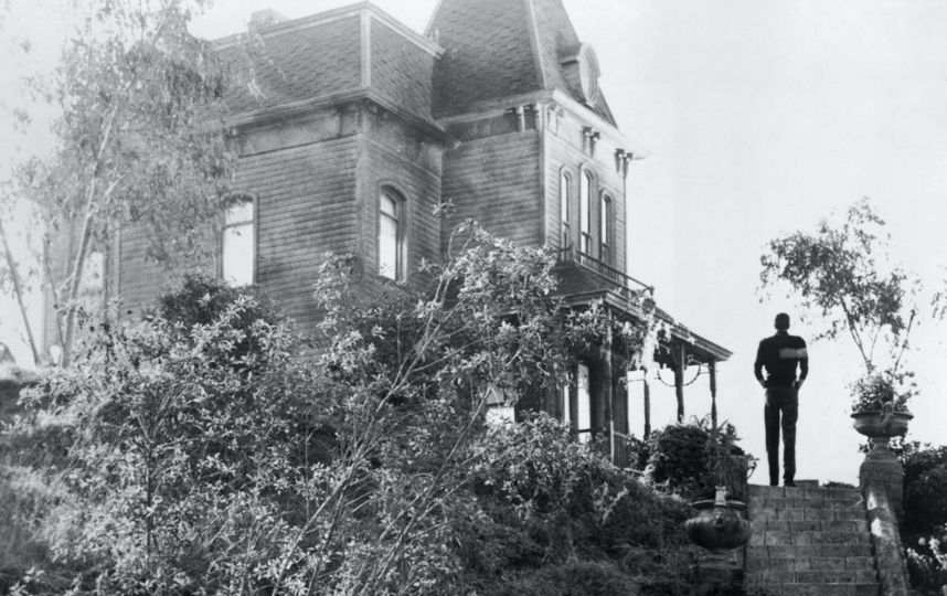 Кино на все времена. В основе сценария лежит одноимённая книга Роберта Блоха про реального серийного убийцу Эда Гина. Фото kinopoisk.ru