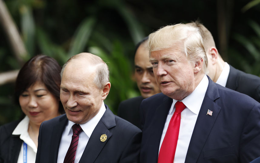 Путин и Трамп пообщались на саммите АТЭС во Вьетнаме. Фото AFP