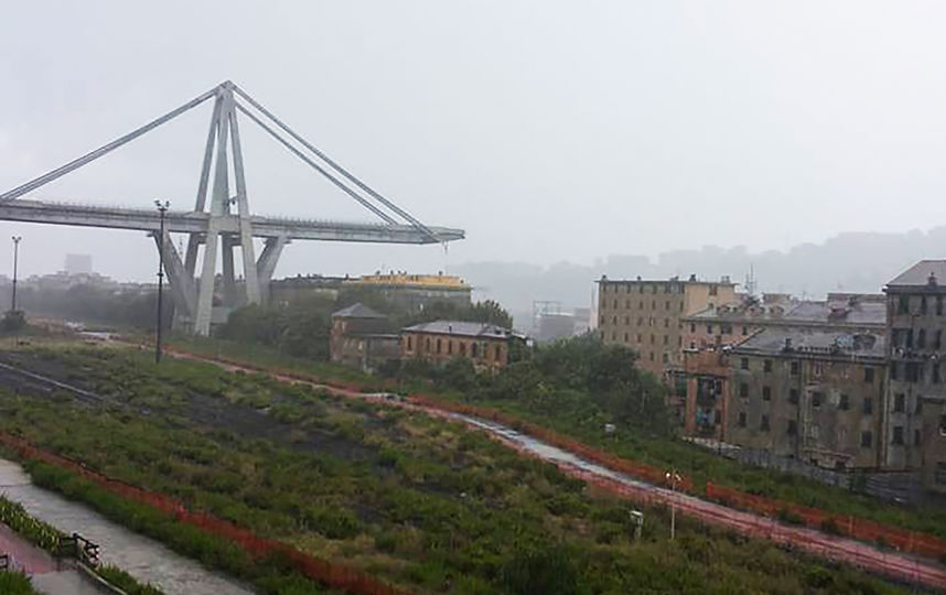 СМИ назвали предварительную причину обрушения моста в Генуе