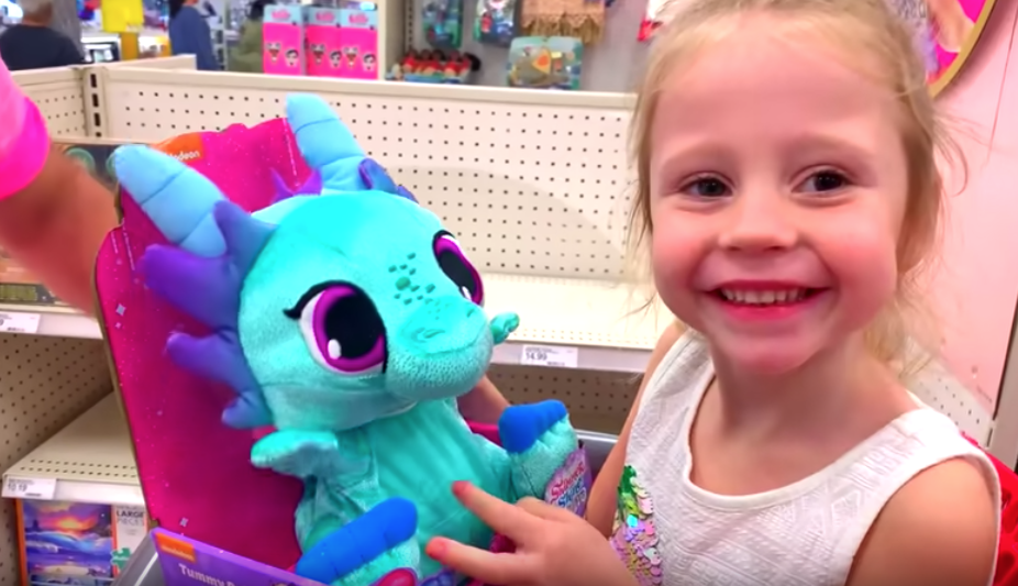 Настя Радзинская с папой. Фото скриншот youtube.com/watch?v=r9AC5MEnKCs