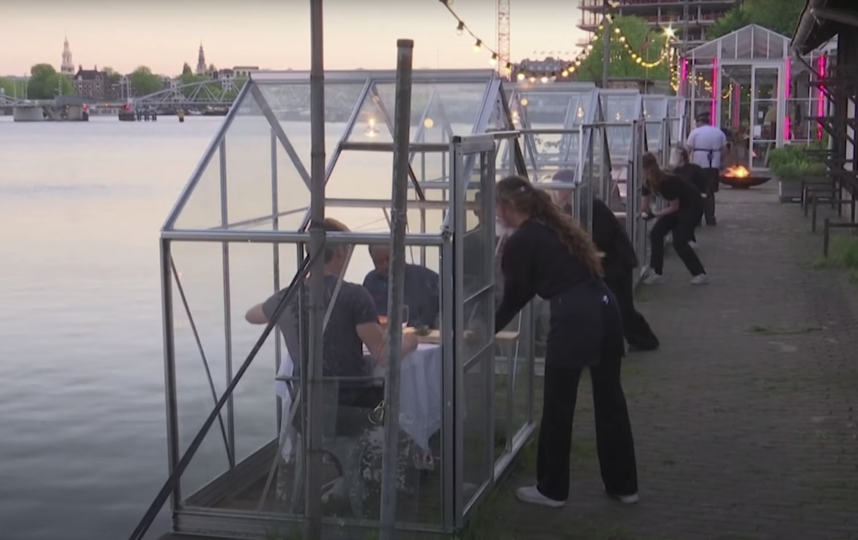 Ресторан располагается на берегу. Фото Видео The Telegraph., Скриншот Youtube