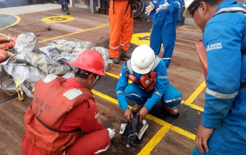 Обломки разбившегося Boeing 737 MAX авиакомпании Lion Air. Фото AFP