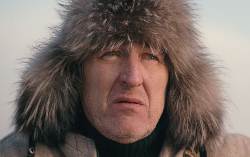 Герой фильма Павел Фоменко до нападения тигра. Фото Кадр из фильма "Спасти тигра".
