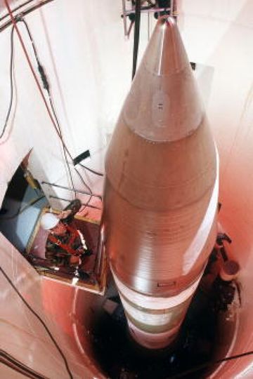 США проведут испытание сорокалетней баллистической ракеты