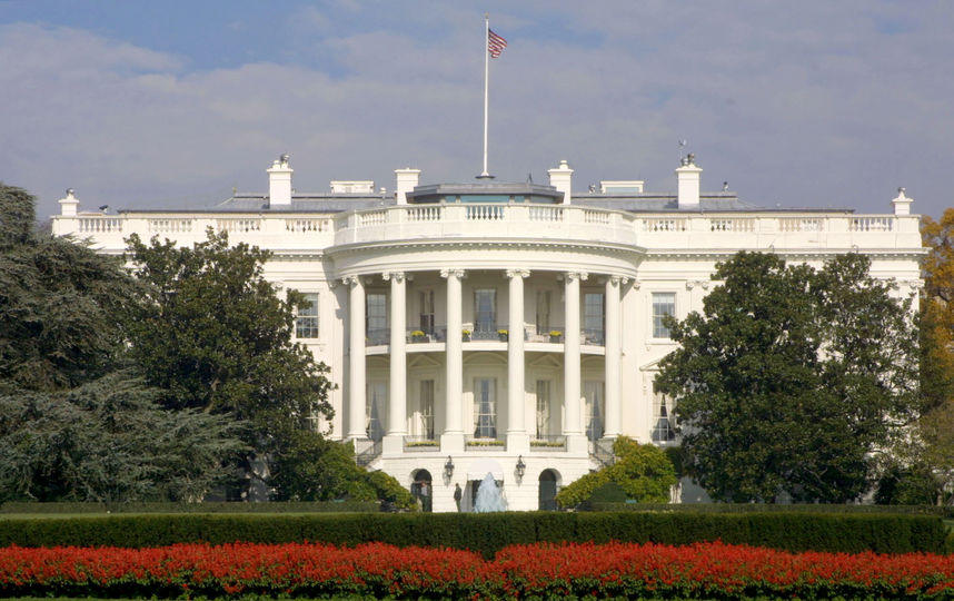 США высылают 60 российских дипломатов