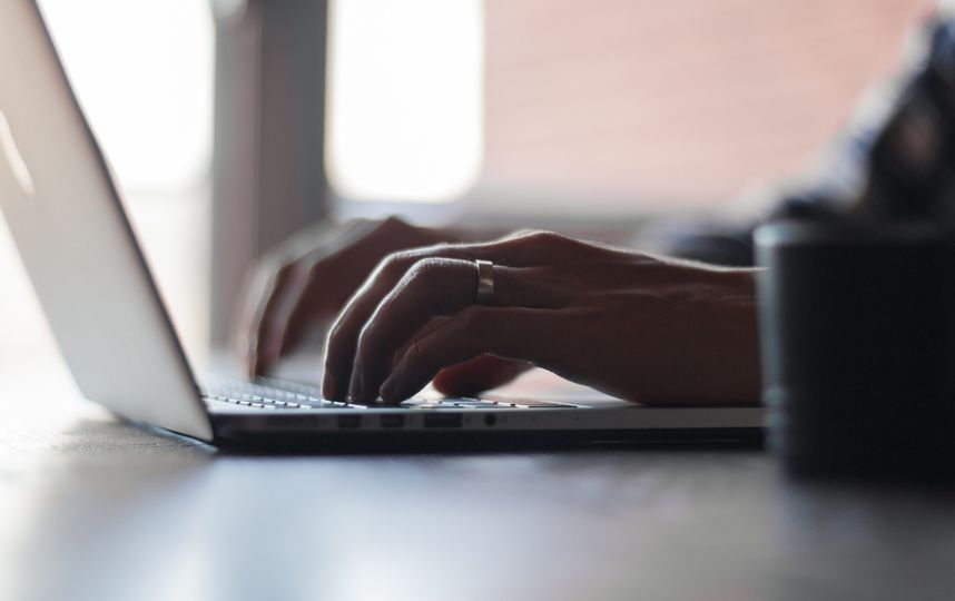 Директива призвана защитить интеллектуальную собственность пользователей, загружающих те или иные материалы в Интернет. Фото Pixabay