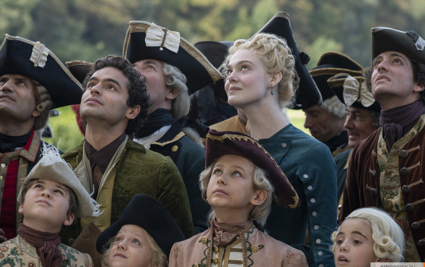 Кадр из сериала "Великая" (2020). Фото Hulu, kinopoisk.ru