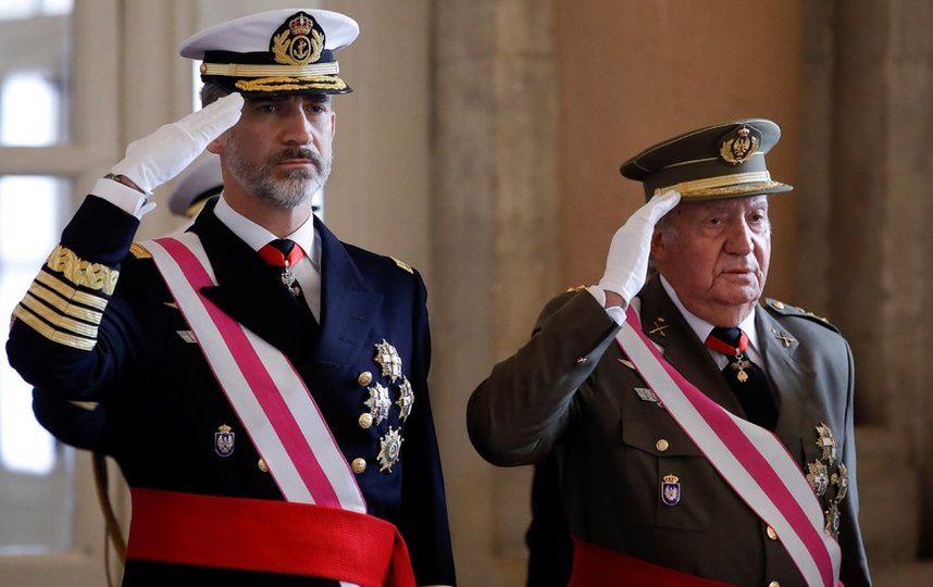 В испанской королевской семье скандал: Филипп VI отказался от наследства отца