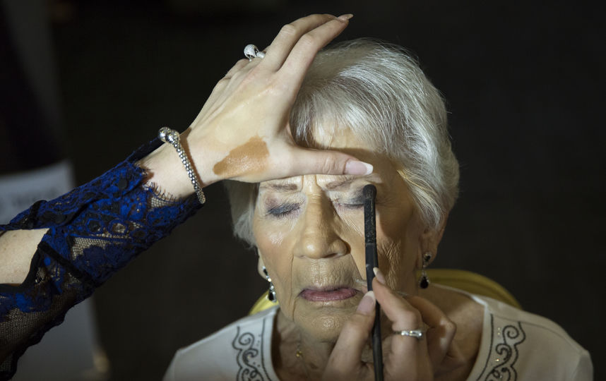 Това Рингер перед выходом на подиум. Фото Getty