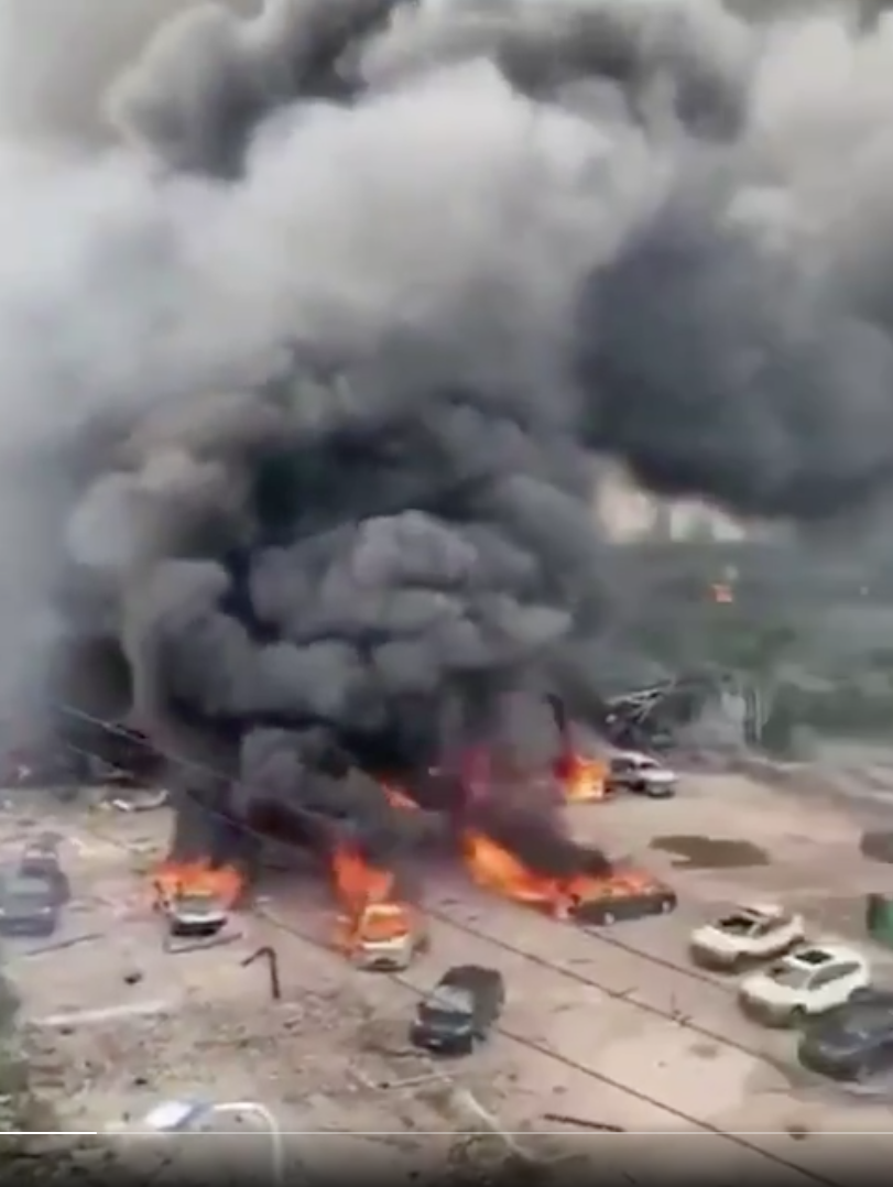 Кадры с места события. Фото скриншот с блога China Daily в Twitter