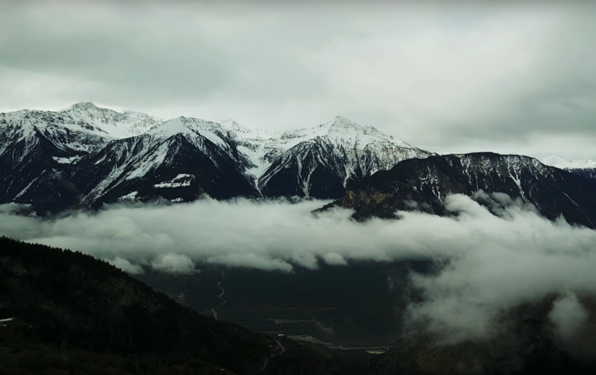 Деревня Альбинен. Фото  Gerhard Mathieu, Скриншот Youtube