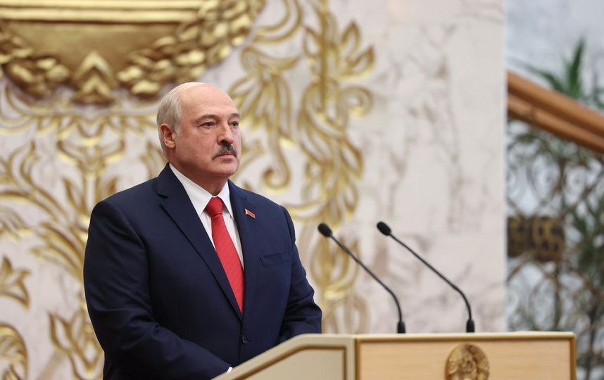 Тайную инаугурацию Лукашенко высмеяли в мемах пользователи Сети