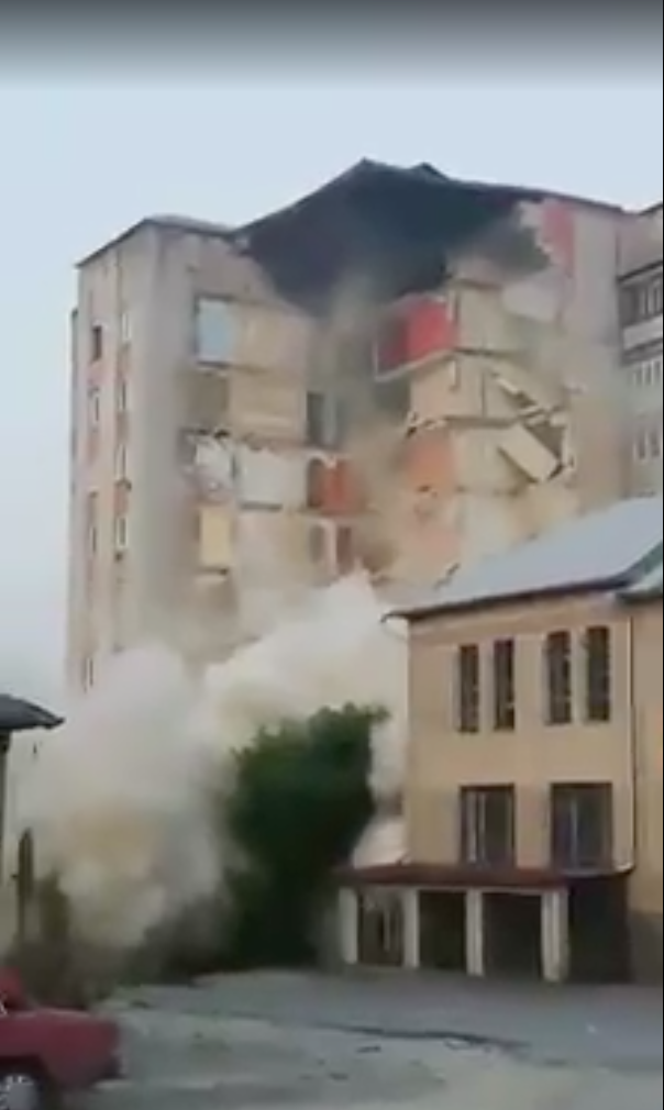 В Молдавии обрушился девятиэтажный жилой дом. Видео