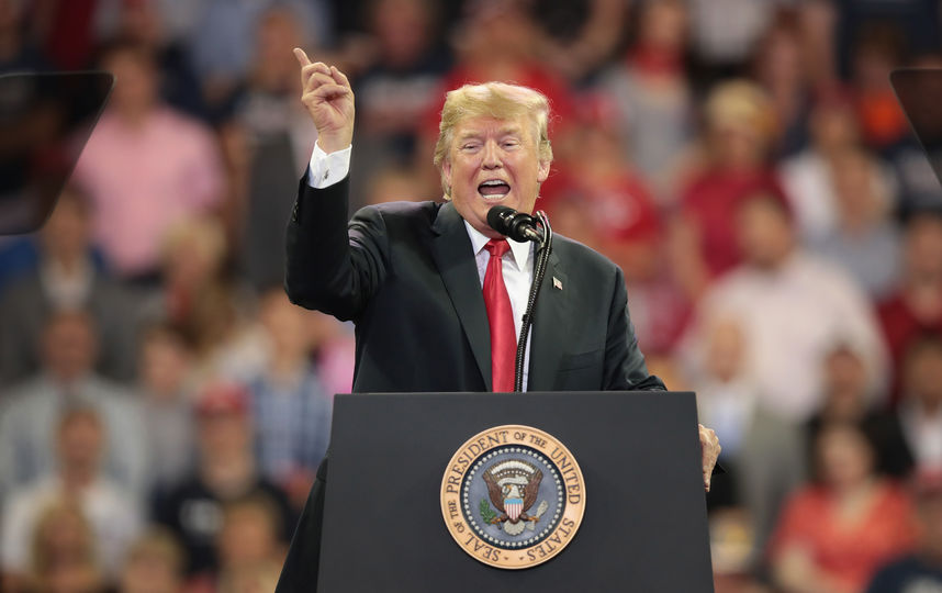 Трамп грубо пошутил над протестующими и потребовал их выгнать