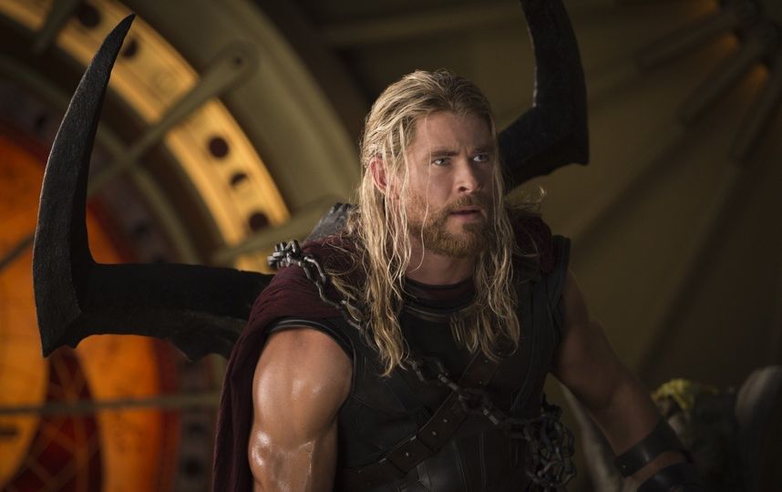 "Тор: Рагнарёк". Фото kinopoisk.ru