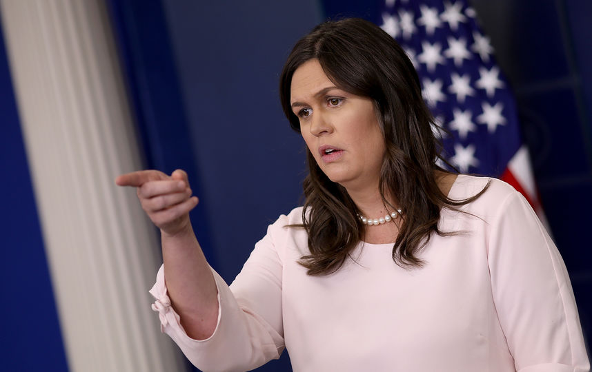 Трамп посоветовал выгнавшему его пресс-секретаря ресторану помыть окна