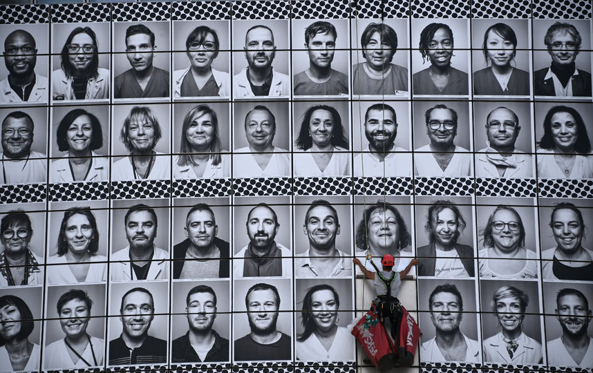 Портреты были сделаны французским фотографом JR. Фото AFP